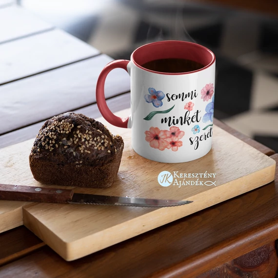 Semmi nem választhat el minket Isten szeretetétől - igés, keresztény feliratos, kerámia bögre 330 ml PIROS