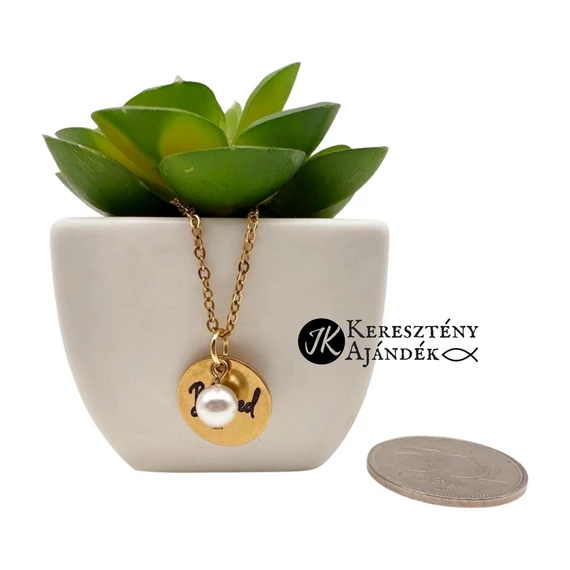 Blessed - gravírozott, keresztény feliratos, nemesacél, medálos női nyaklánc, lánchosszabbítóval ARANY színű + swarovski gyönggyel ( 15mm )