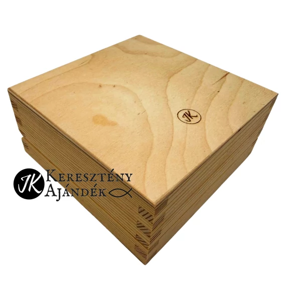 Úgy ragyogjon a ti világosságotok az emberek előtt  - igés, keresztény feliratos, gravírozott fenyő doboz ( 12 * 12 cm )